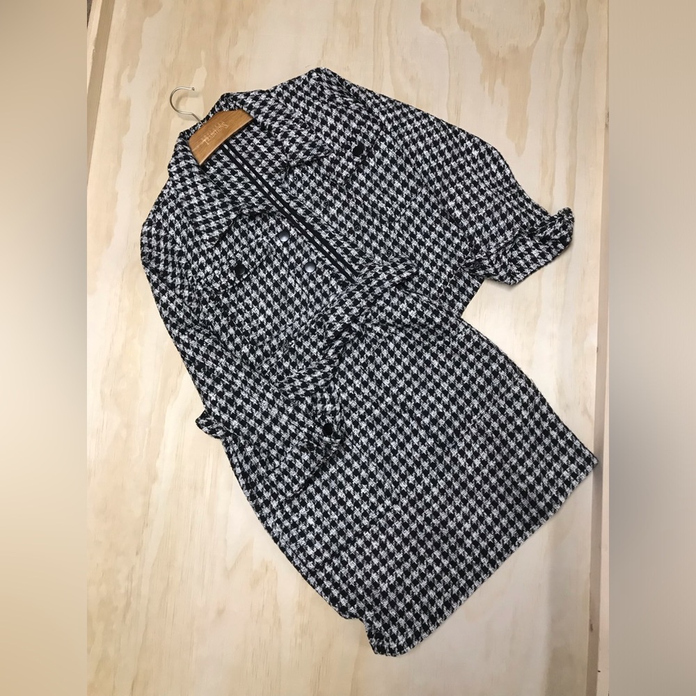 Esqualo jacket and skirt set size 6